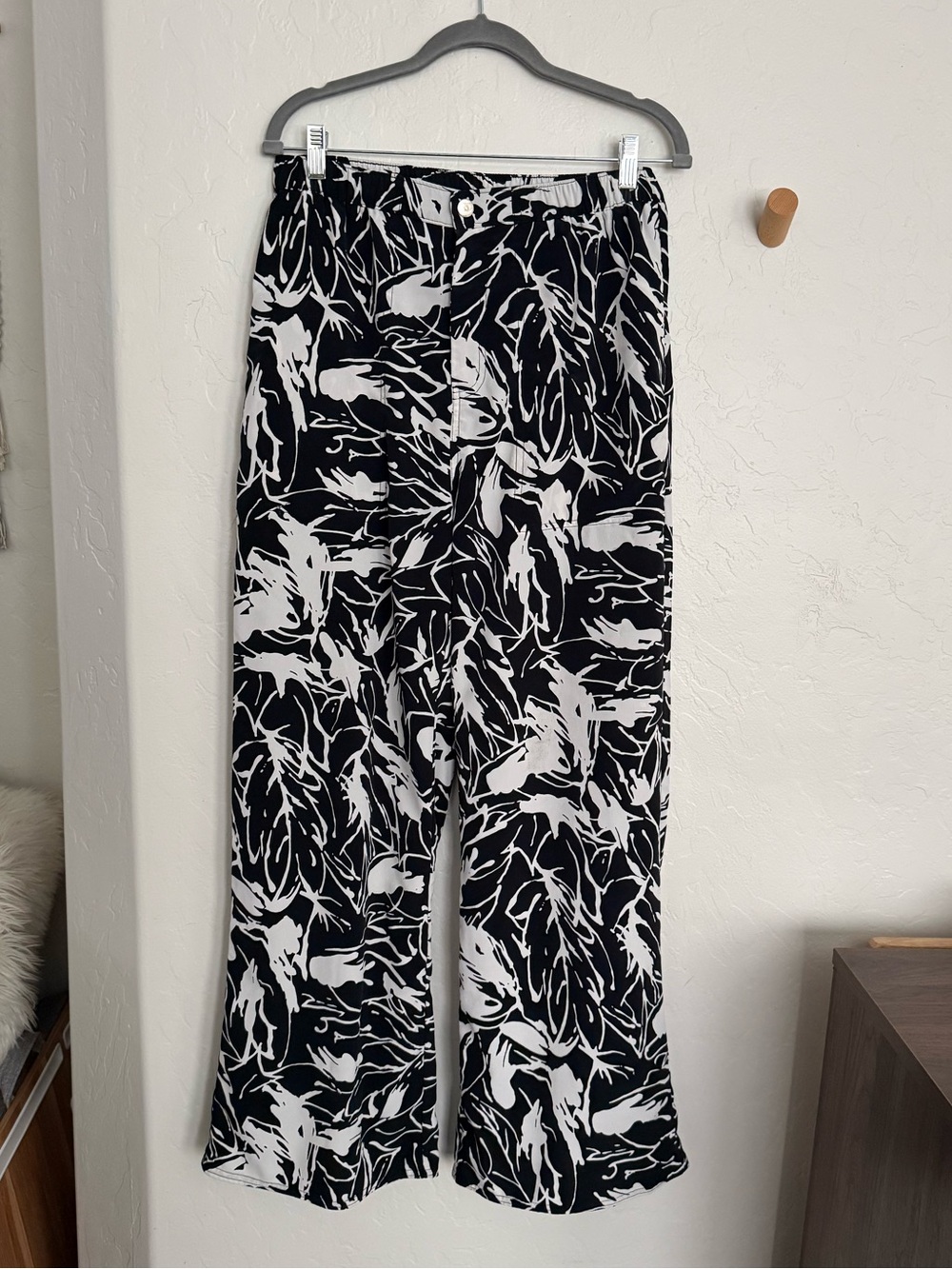 Weekday Black & White Abstract Floral Wide-Leg Pants